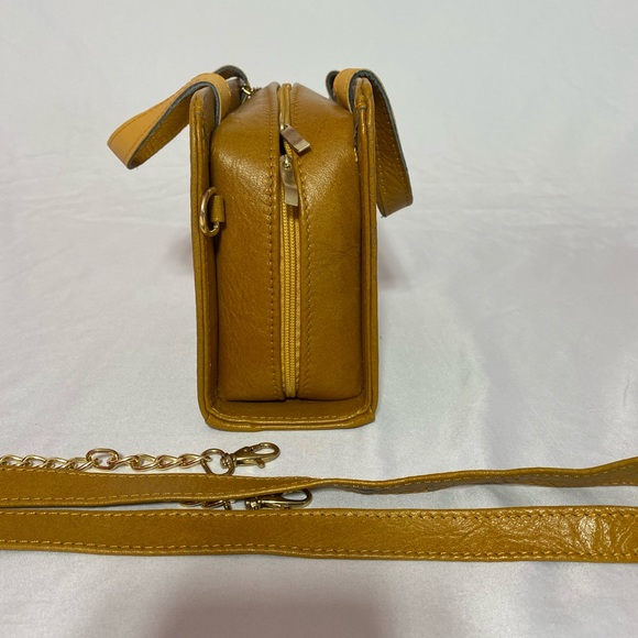 Real Leather Purse - Picture 4 of 6